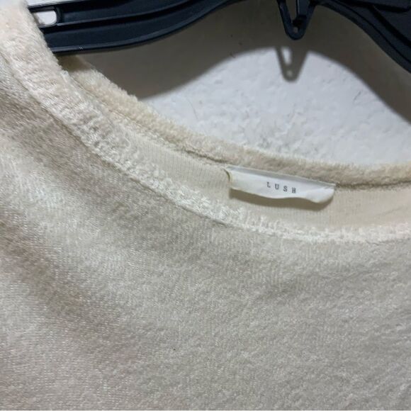 Lush cream top velvet size S - Picture 9 of 9